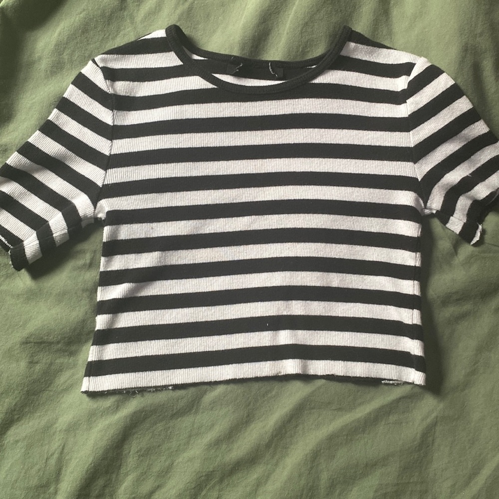 Girls cropped black and white striped baby tee